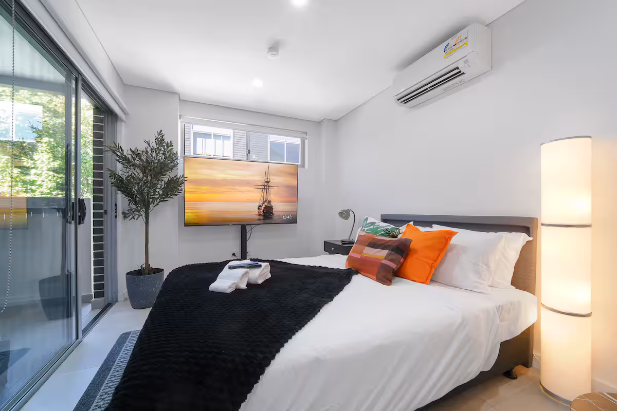 Zen Oasis Studio Getaway Near Train station